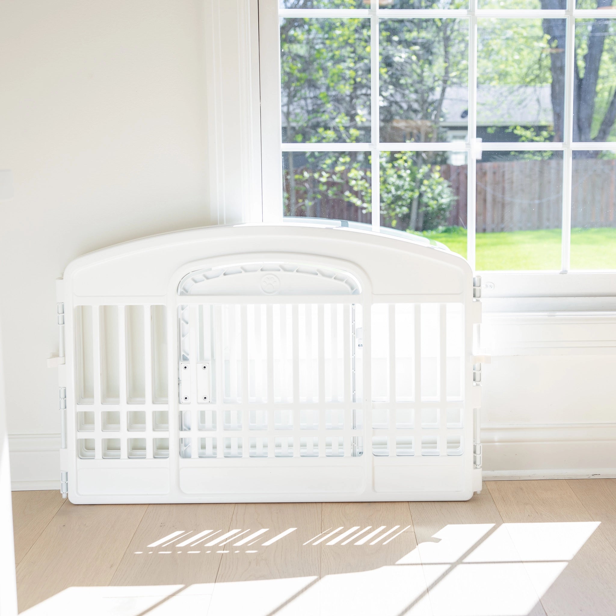 The Carlson 4-Panel Plastic Pet Pen provides a secure, versatile enclosure for small pets. Made with non-toxic materials, it’s lightweight, easy to set up, clean, and expand for both indoor and outdoor use.