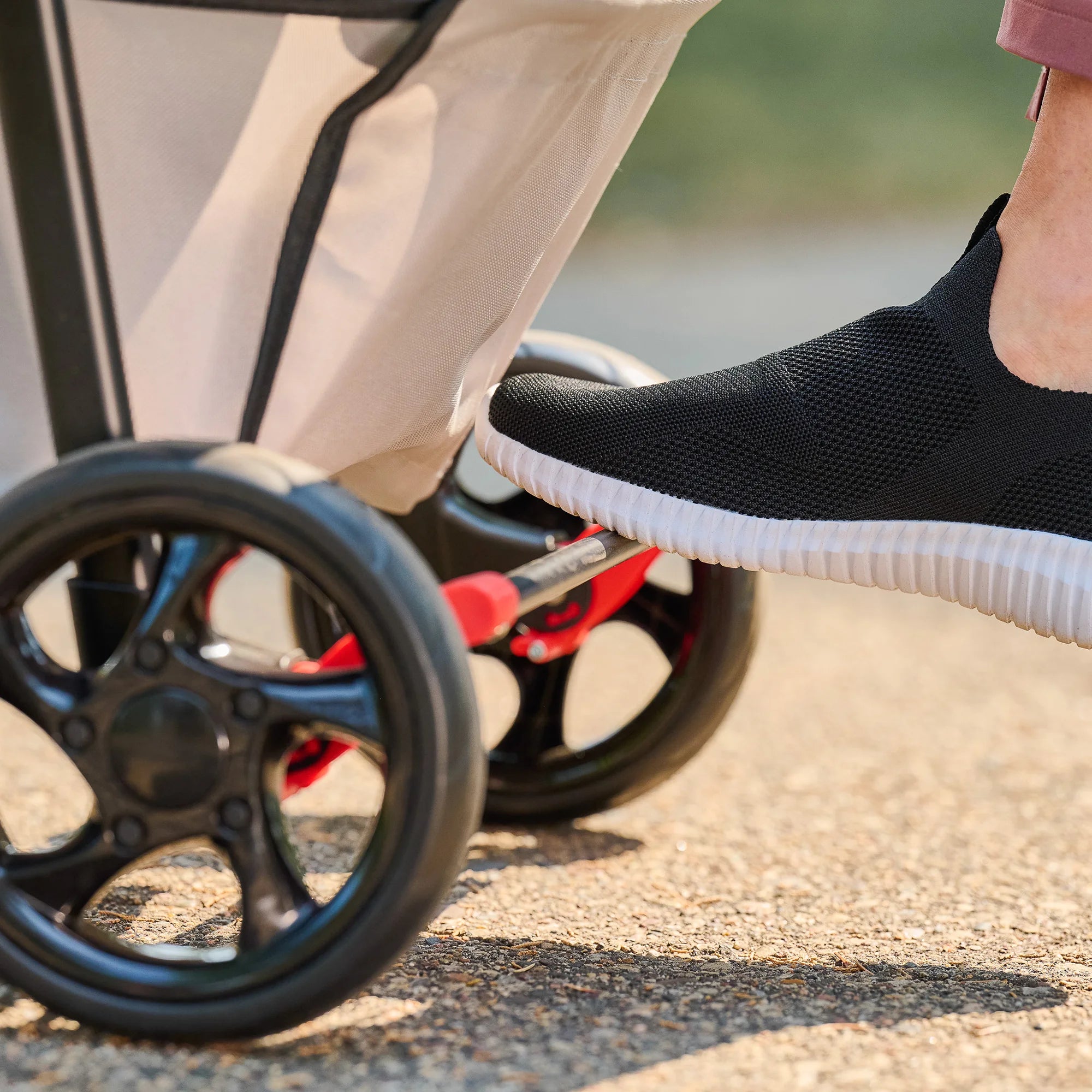The Carlson Portable Pup Pet Stroller is a lightweight, foldable stroller with a mesh canopy, safety leash, and 360-degree wheels for easy outdoor walks.